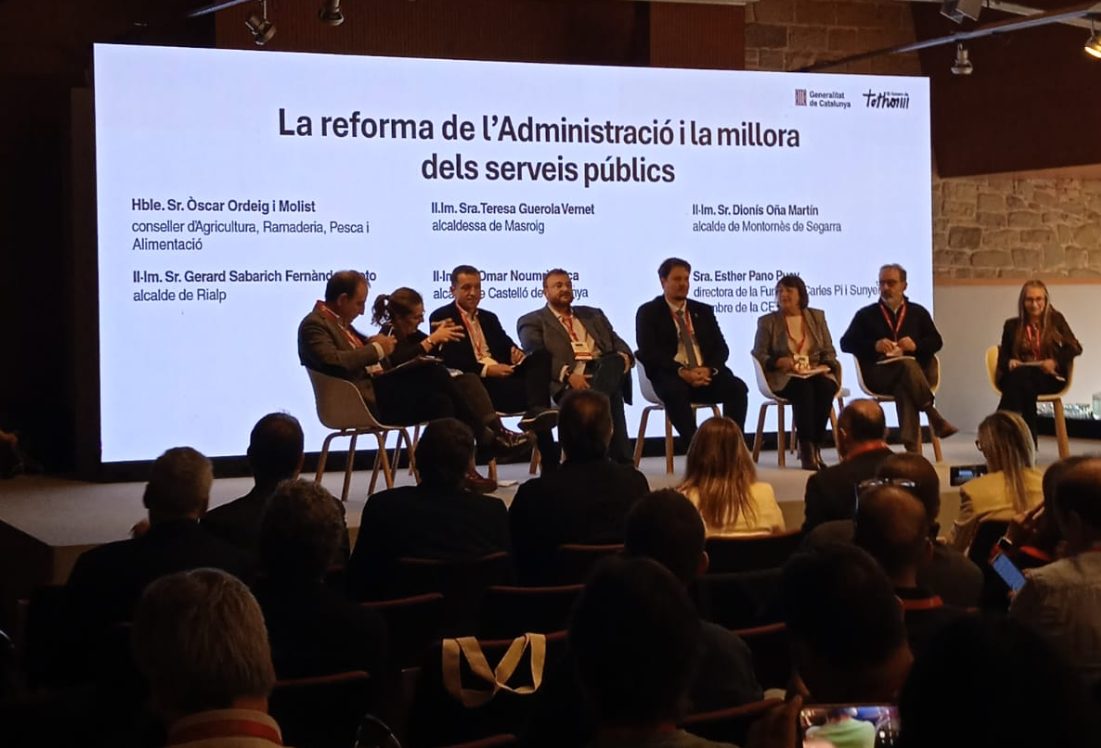 Teresa Guerola participa a la taula rodona sobre la reforma de l’Administració de la Primera Trobada de Municipis Rurals